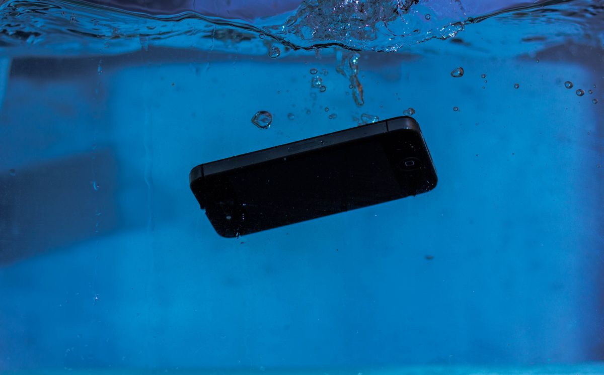 Waterproof Phone Pouch underwater